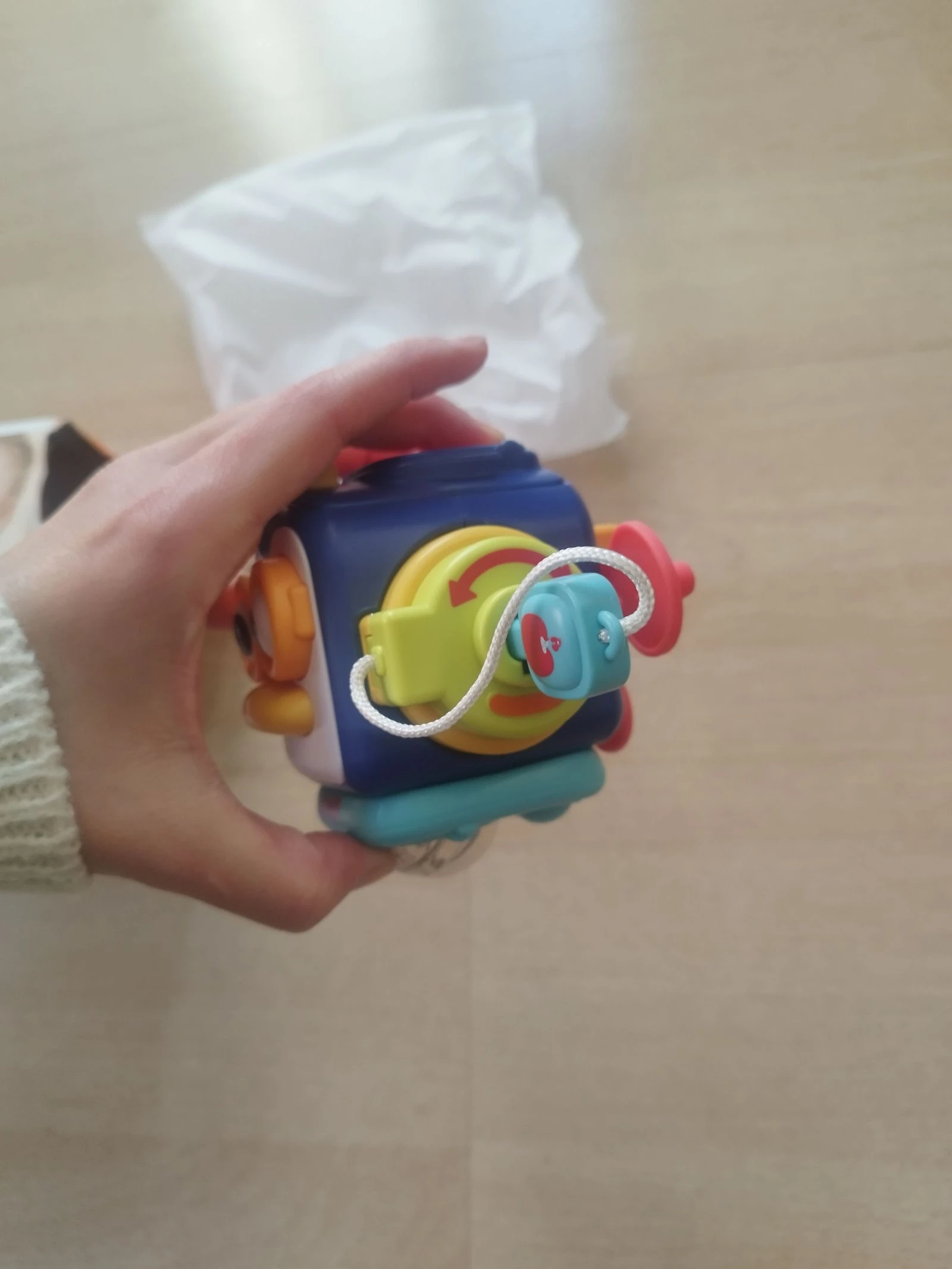 Cubo de actividades Montessori  – photo 4